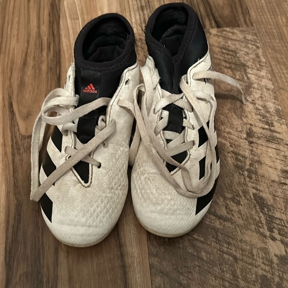 Adidas cleats size 11k - Picture 3 of 3